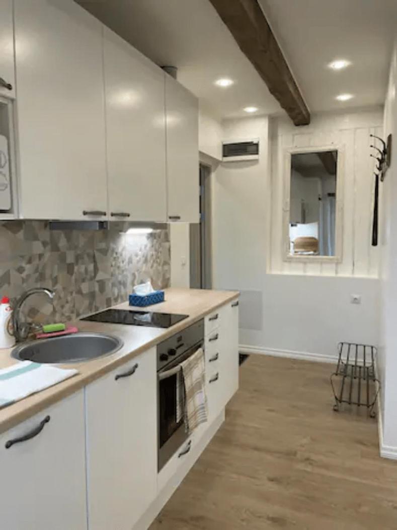 Jakobson House Apartment *